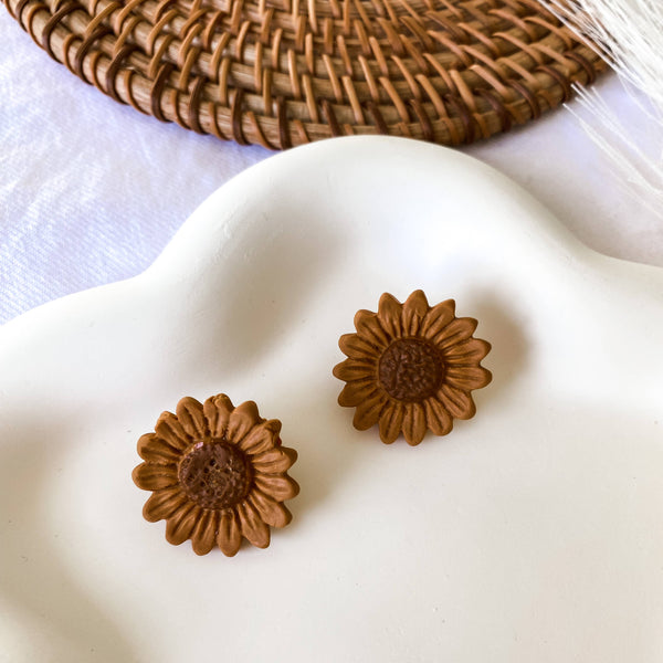 Blush and Bash Studio - Sunflower Stud Earrings