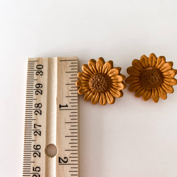 Blush and Bash Studio - Sunflower Stud Earrings