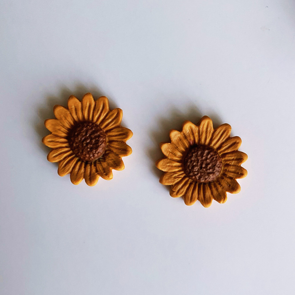 Blush and Bash Studio - Sunflower Stud Earrings