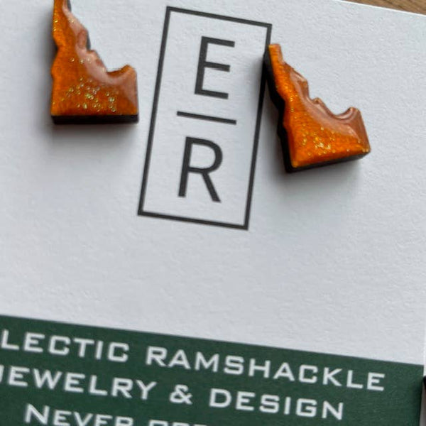 Eclectic Ramshackle - Idaho studs: Metalic solid color