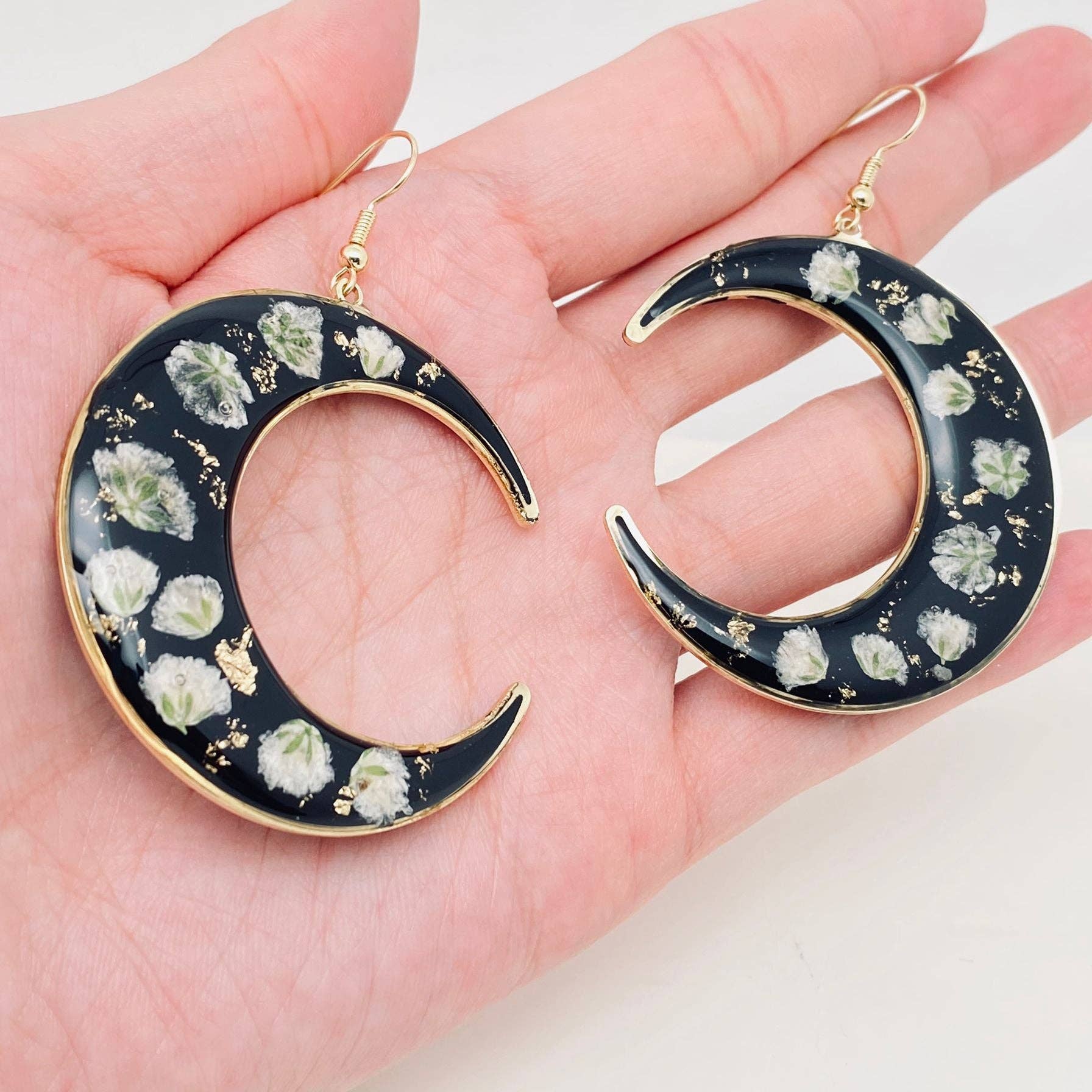 Baby's Breath Dried Flower Black Moon Earrings - PDF/MS